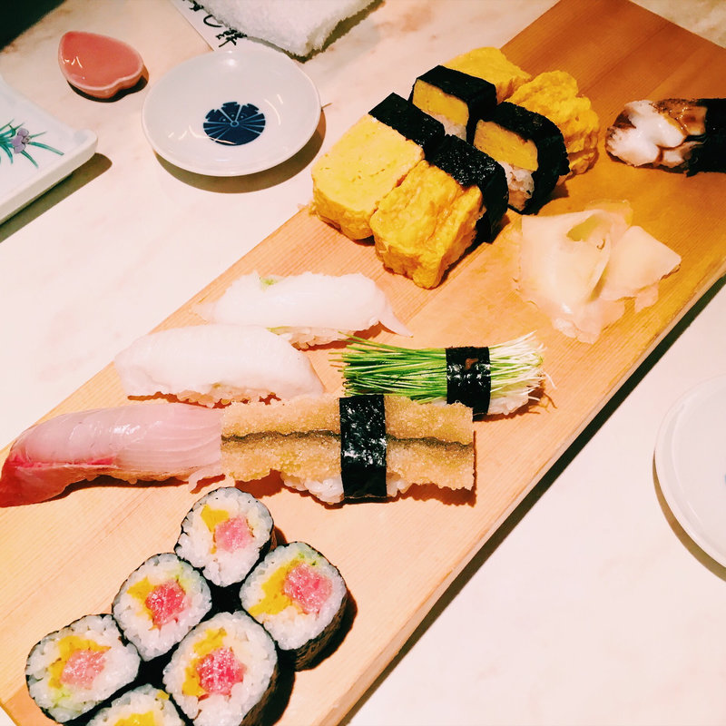 深夜のすし握り(築地すし鮮 総本店)