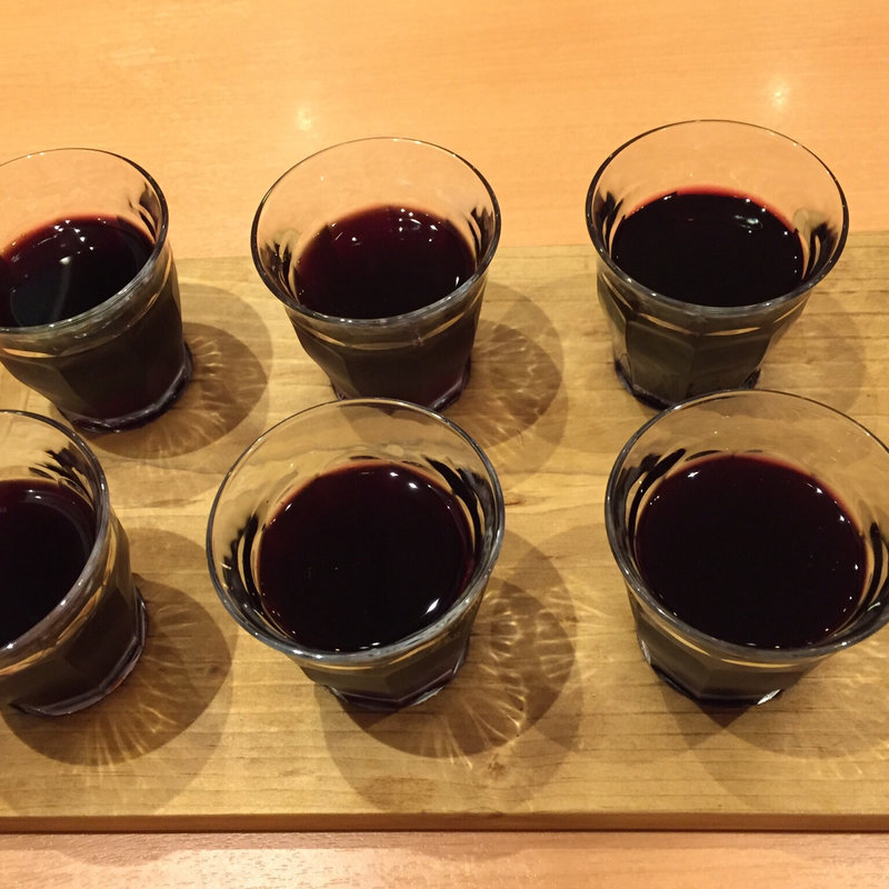 ワイン飲み比べ(タンドール料理ひつじや)