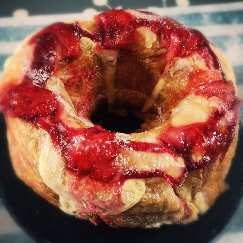 あまおういちごのチョコリング(ハートブレッドアンティーク・ねこねこ食パン マークイズ福岡ももち店)