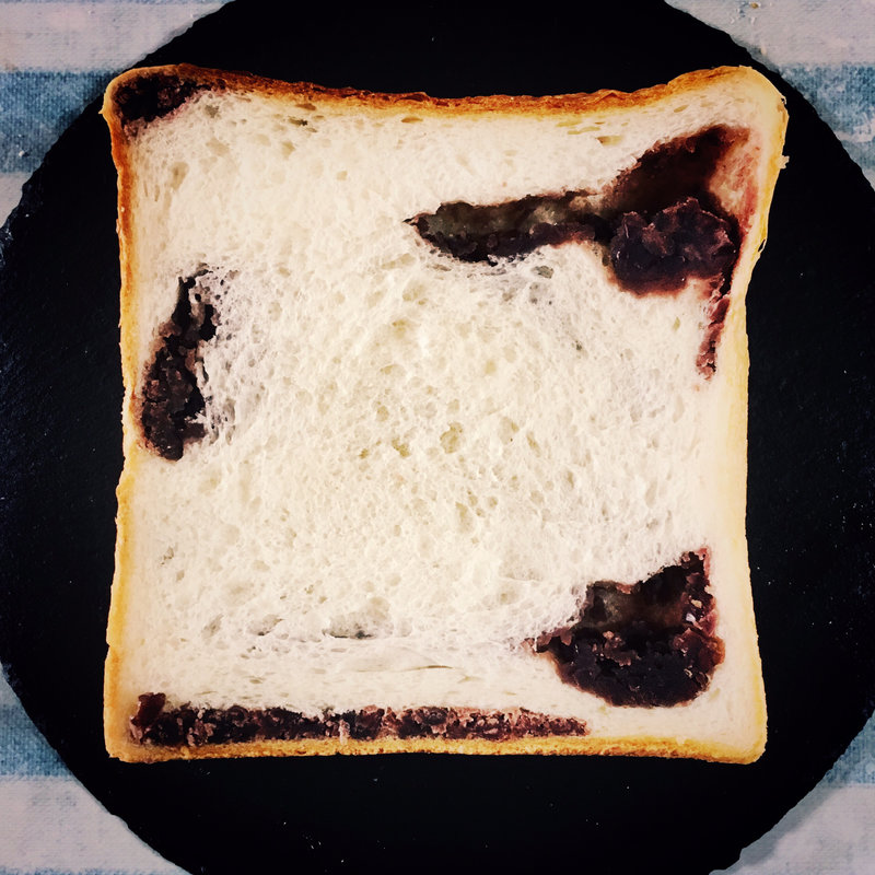 あん食パン(1枚)(ハートブレッドアンティーク・ねこねこ食パン マークイズ福岡ももち店)