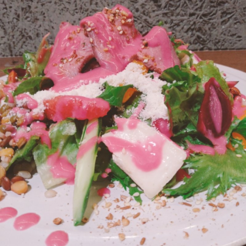 ローストビーフと十穀米サラダ(パティスリー＆カフェ デリーモ 東京ミッドタウン日比谷店)