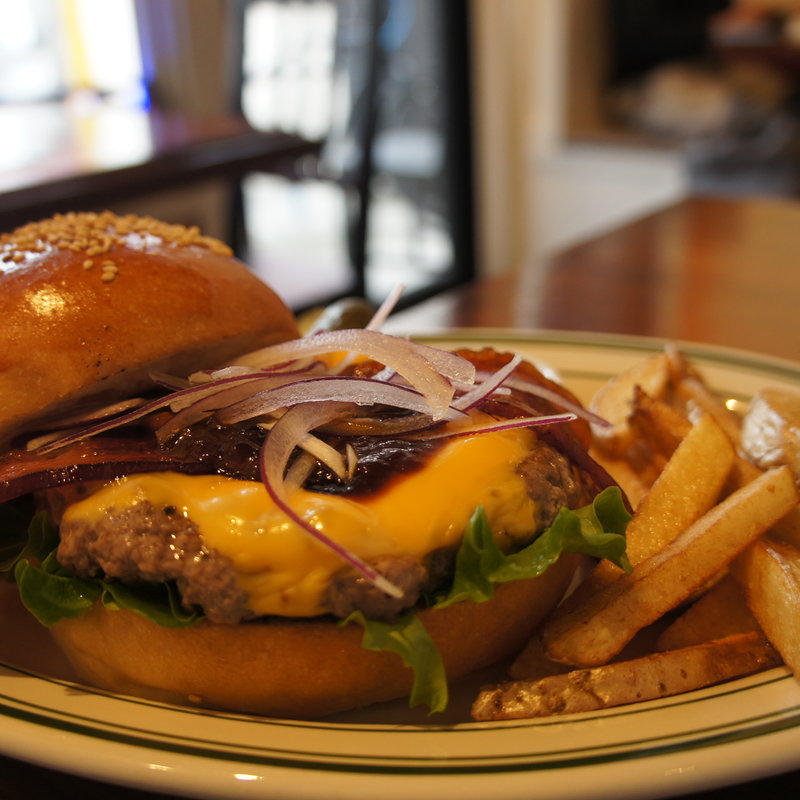 ベーコンチーズバーガー(PLUMP DINER【プランプダイナー】)