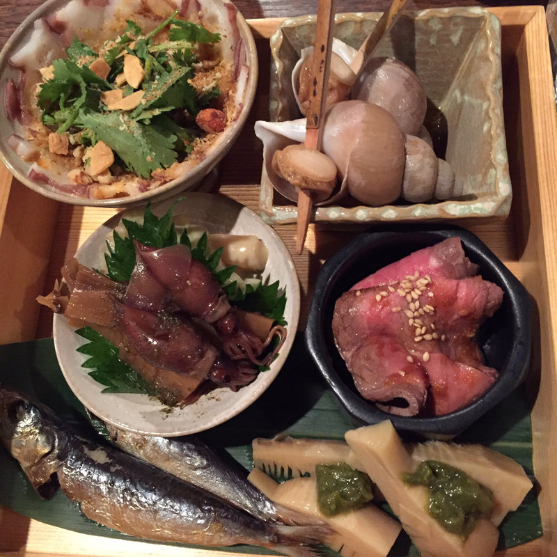 箱膳(酒場それがし)