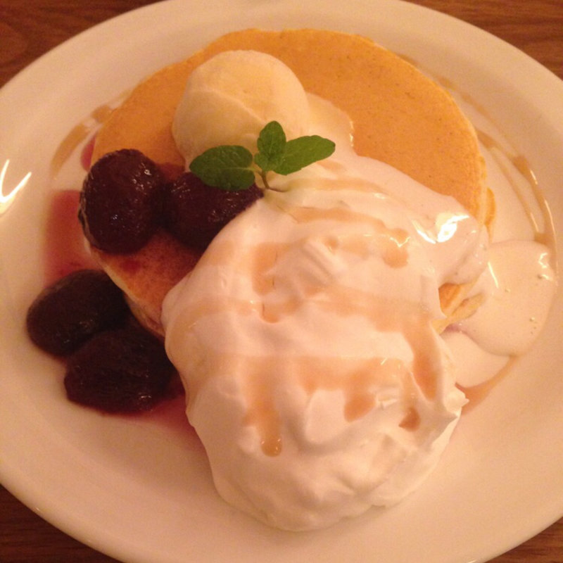 自家製ジャムとバニラと生クリームのパンケーキ(MOGMOG （モグモグ）)