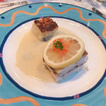 　真鯛と茸のパイ包み焼き ブールブランソース　ポテトのグラタン添え(レストラン花の館 パラディ北野)