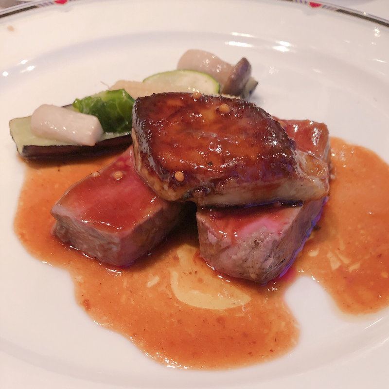 　特選・牛フィレ肉のステーキ フォアグラのポアレを添えて トリュフのソース(レストラン花の館 パラディ北野)