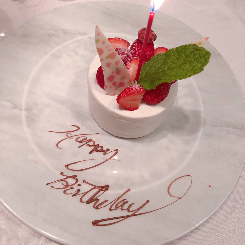 バースデーケーキ（記念日の特別コース）(レストラン花の館 パラディ北野)