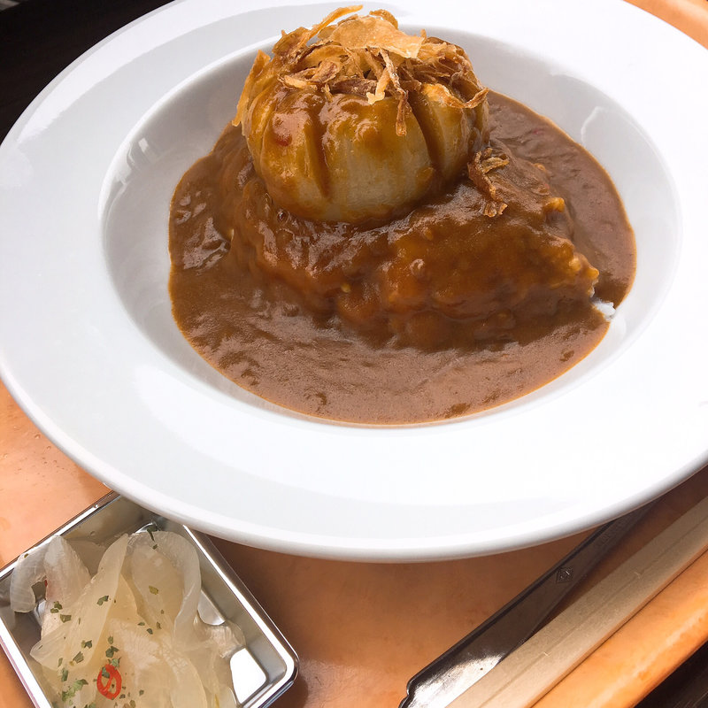 玉葱まるごとカレー(レストラン花屋敷 )