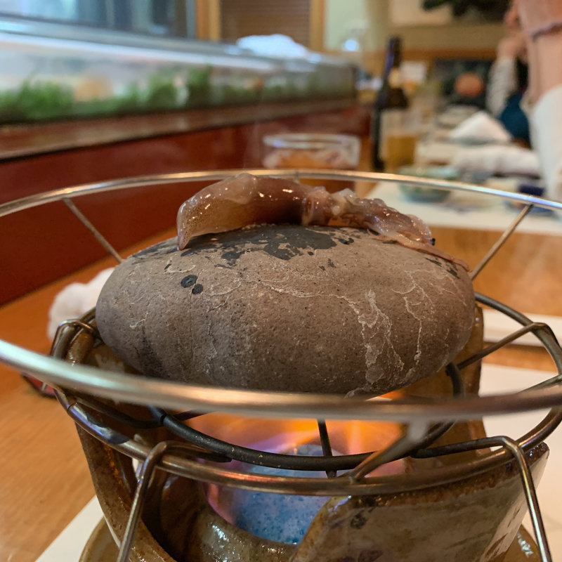 ホタルイカの石焼き(金龍寿司 （きんりゅうずし）)