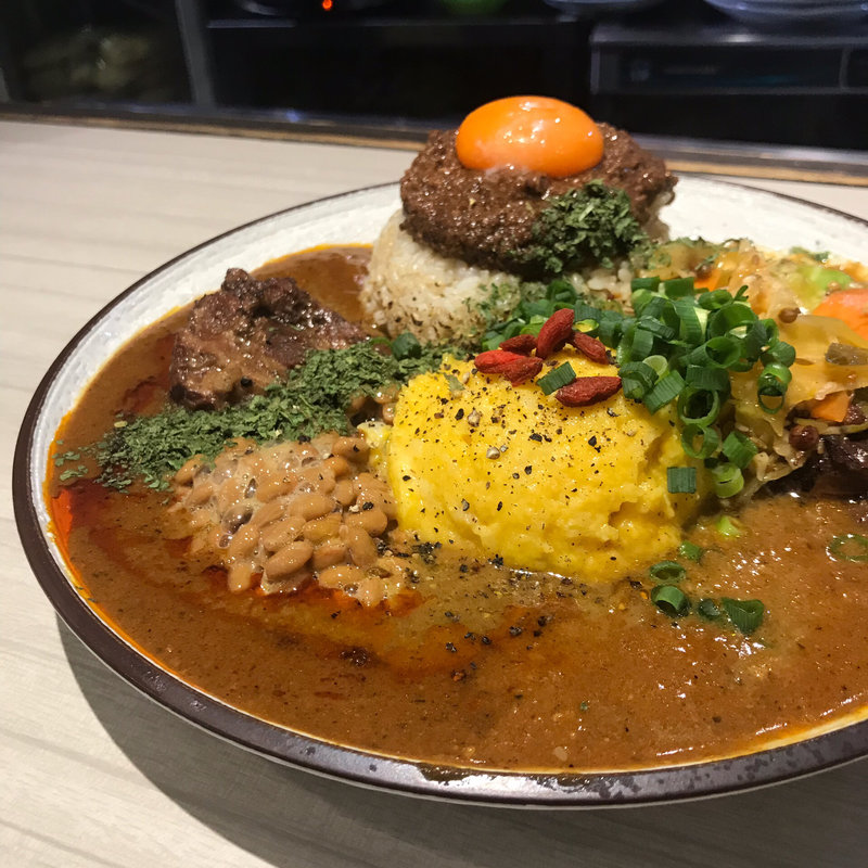 MIX並 キーマ 豚 アチャール 納豆 ポテサラ ドライパクチー(吉田カレー  )