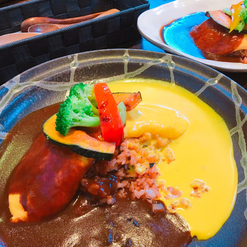 2種ソースのオムライス(かぼ茶庵 )