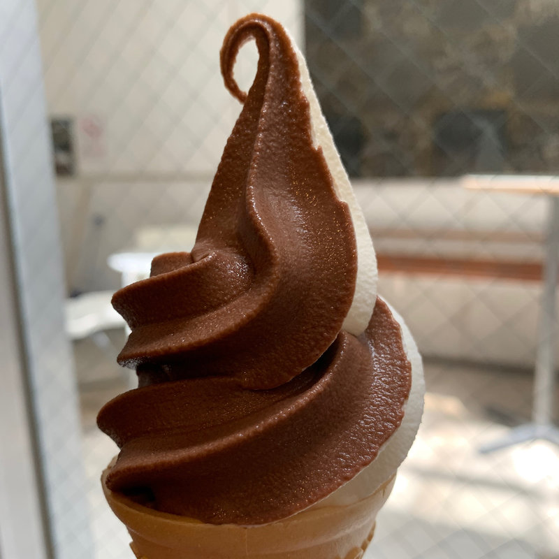 ミックスソフトクリーム ワッフルコーン(うしおじさん 丸亀町店 )