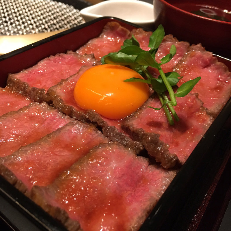 黒毛和牛のローストビーフ重(焼肉チャンピオン 日本橋高島屋S.C.店)