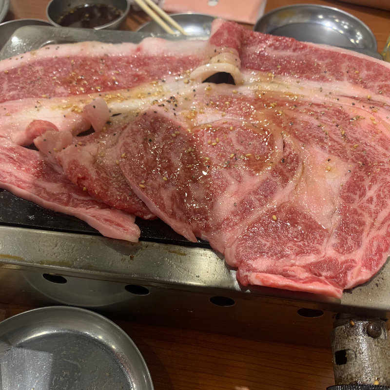 はみでるカルビ(大阪焼肉・ホルモン ふたご 渋谷センター街店)