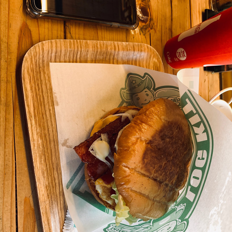 スペシャルバーガー　(8の税込み)(ログキット 佐世保駅店 )