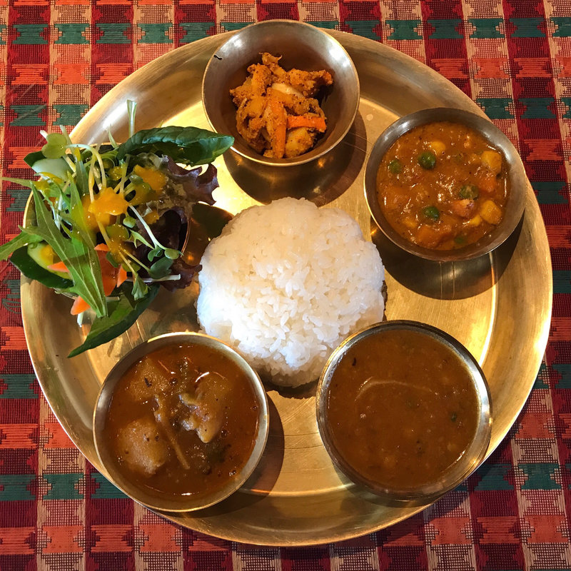 ネパーリタリセット(Aaha（アハ）本格ネパールスパイスカレー)