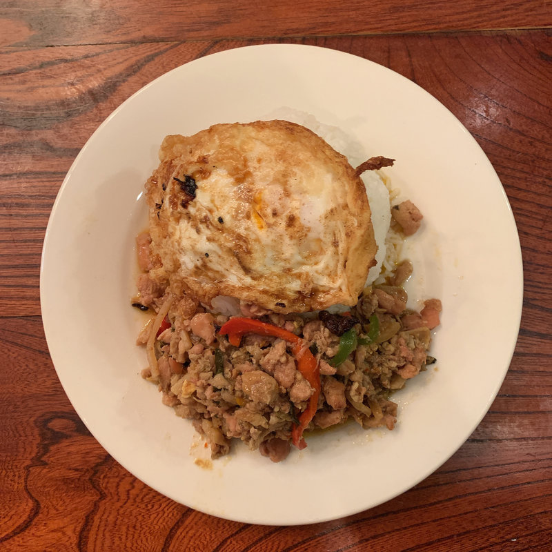 カラパオ ラッ カオ(稲草園 （トウソウエン）)