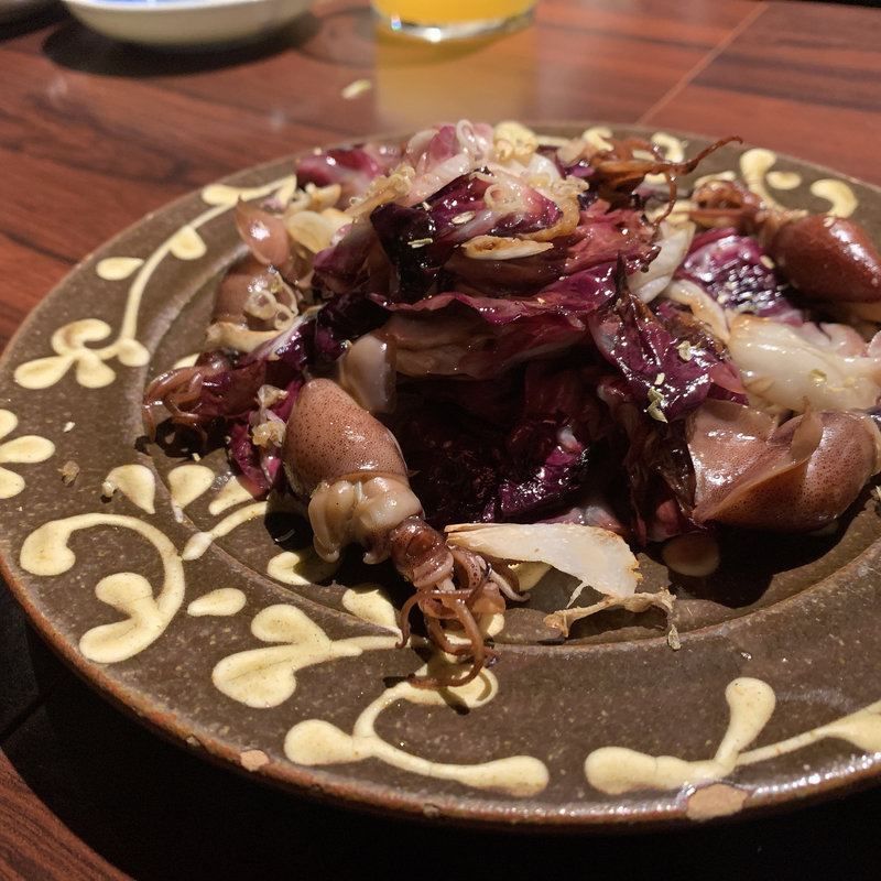 ホタルイカと紫キャベツ(Sakeria 酒坊主)