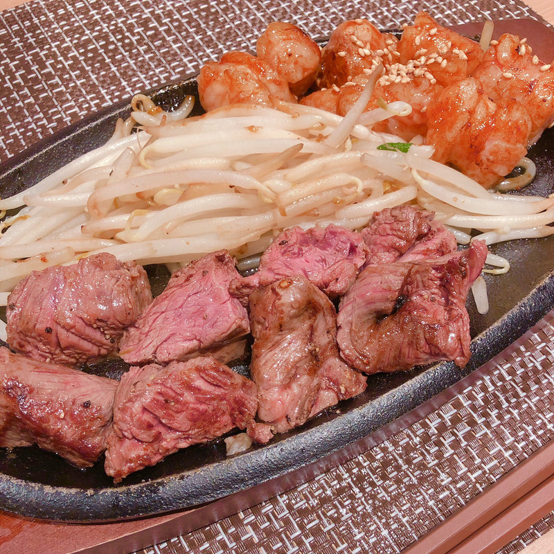 丸腸ハラミMIX定食(鉄板焼 博多 天神ホルモン 神戸umieモザイク ハーバーランド店)