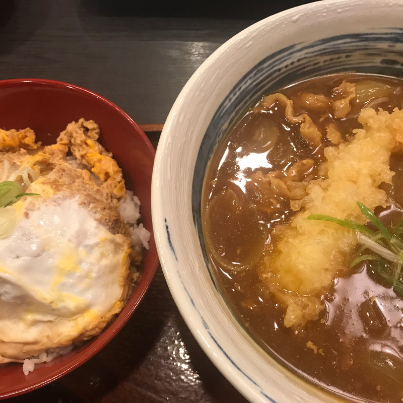 エビ天カレーうどん(実演手打うどん 杵屋 池袋駅ルミネ店)