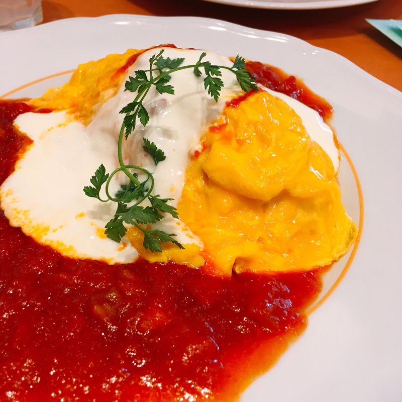 とろ~りチーズのトマトソースオムライス(EggEggキッチン イオンレイクタウン店)