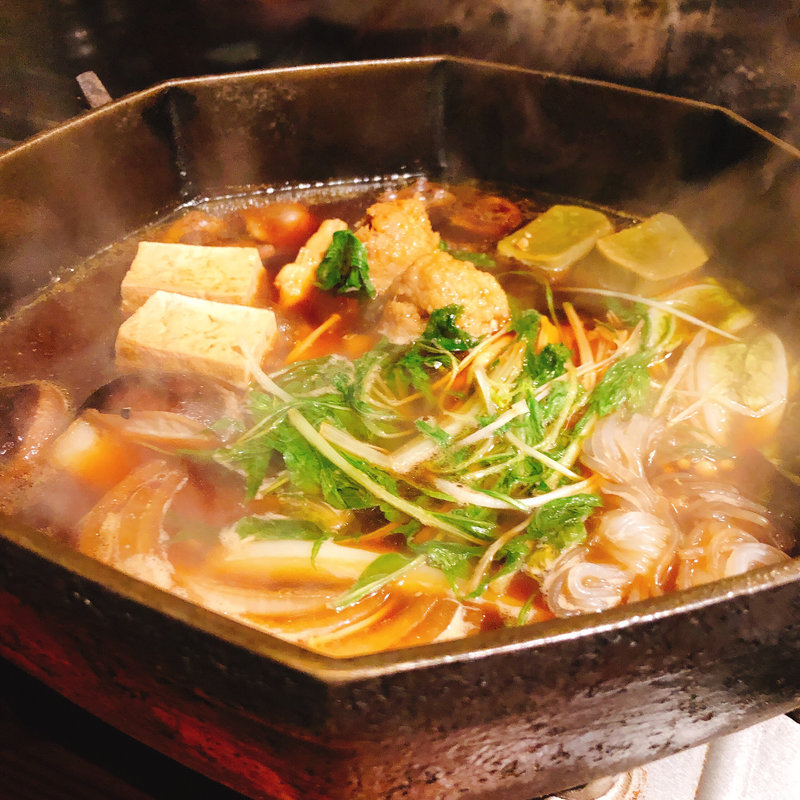 鶏すき焼き(焼鶏あきら 中目黒本店)