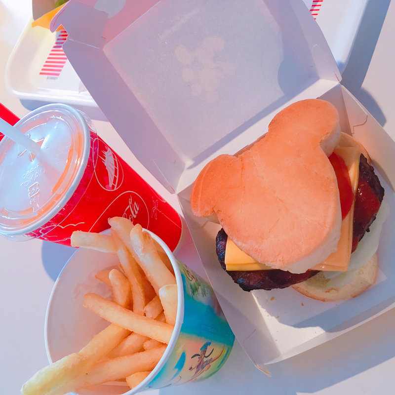 チキン＆ラタトゥイユサンド (S.S.コロンビア・ダイニングルーム)