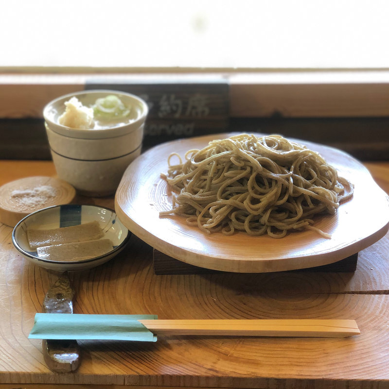 十割 里山の花 玄蕎麦(まねきそば)