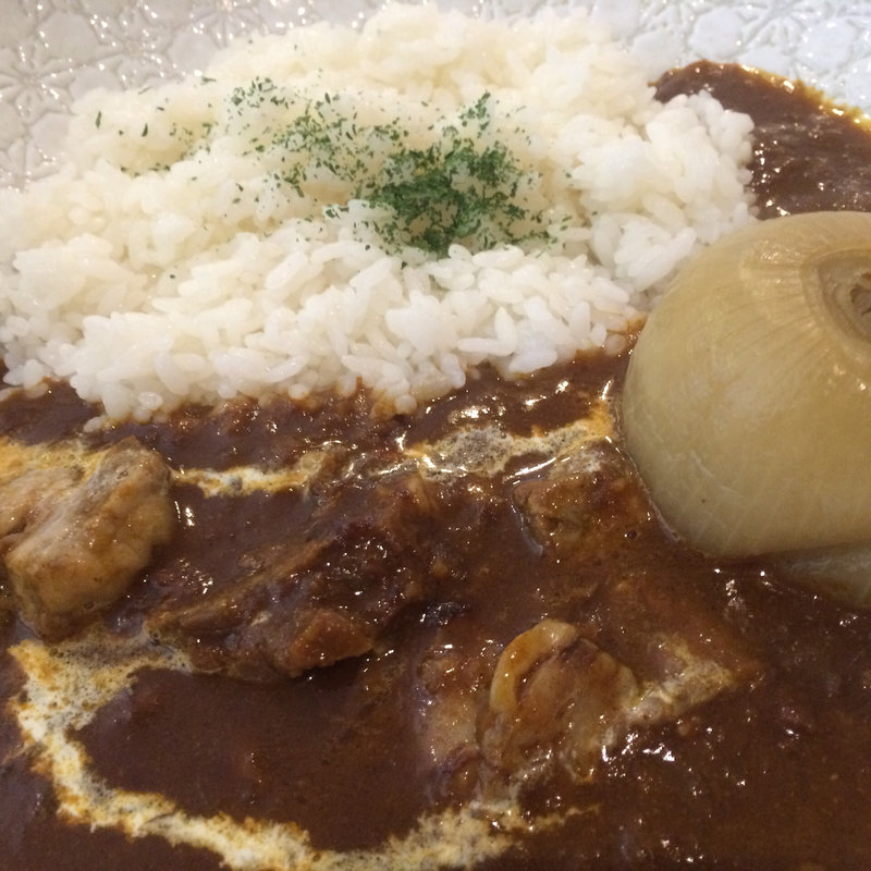 まるごと札幌黄と柔らかビーフのビーフカレー(温故知新　ブルックスカレー食堂 )