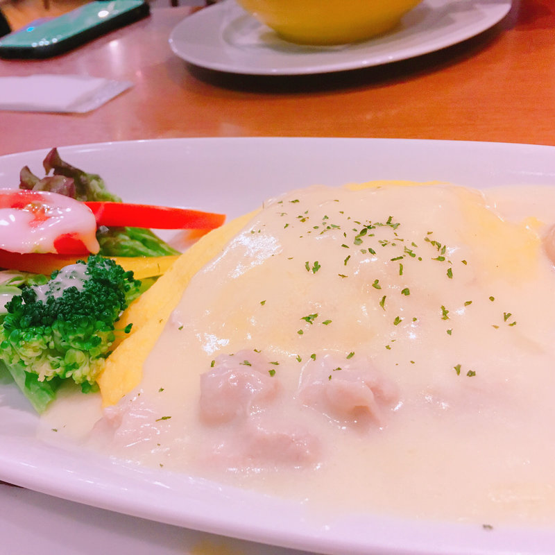 チキンとチーズのオムライス(マ・メゾン渋谷)
