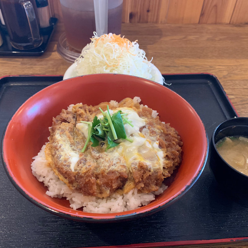 カツ丼.とん汁.サラダ(かつさと )