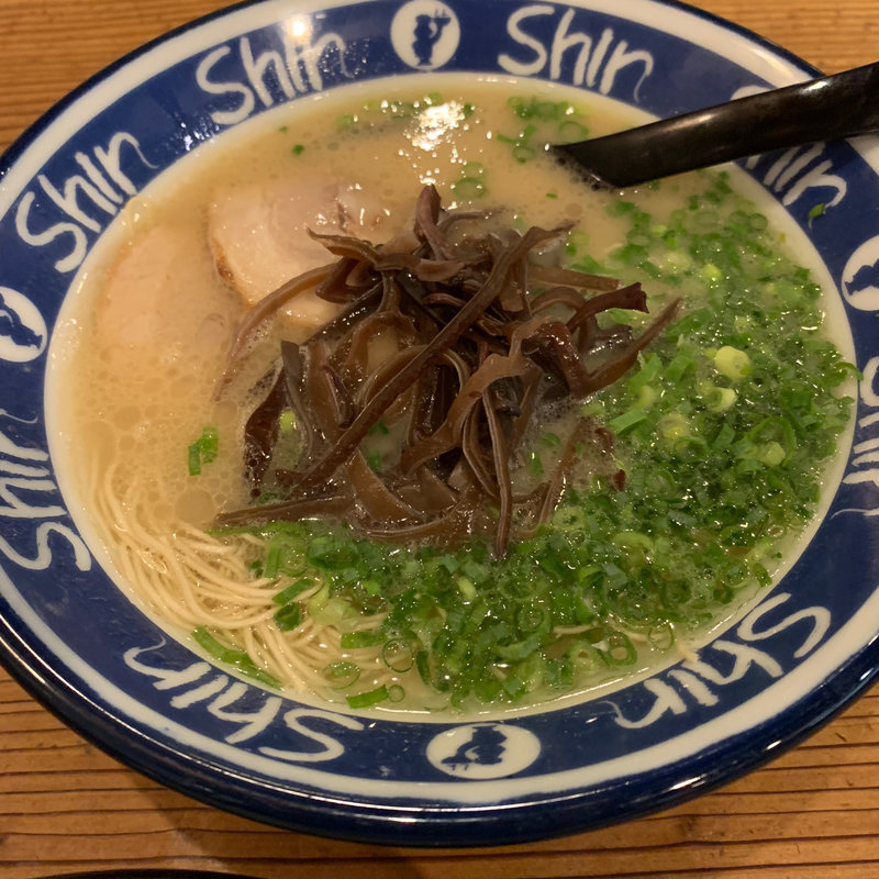 らーめん(博多らーめんシンシン)