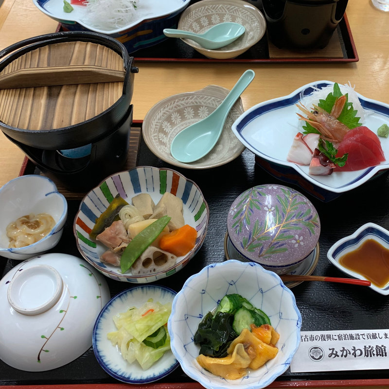 夕食膳(みかわ旅館)