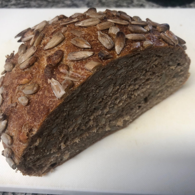 ビオ全粒粉（ひまわり)(パネ・ポルチーニ （PANE PORCINI）)