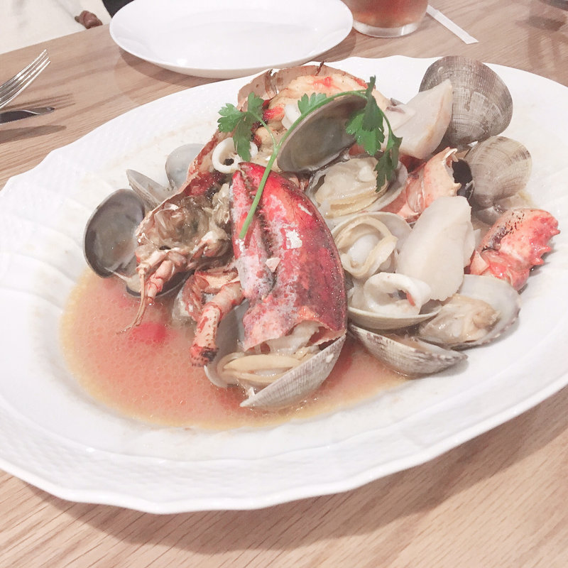 イタリアのブイヤベース魚介のごった煮(ポンテヴェッキオ　 （Pontevecchio）)