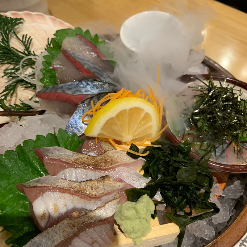 特上鯖の三品盛り合わせ(刺身、炙り、ごま鯖)(豊後魚鮮水産 大分駅前店 （ブンゴウオセンスイサン）)