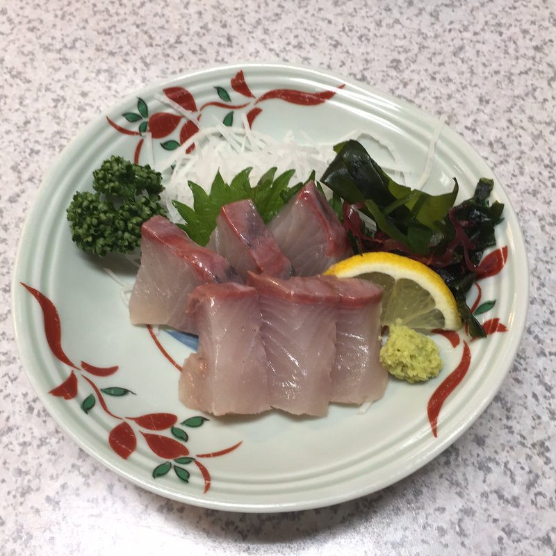 シマアジの刺身(みどり食堂)