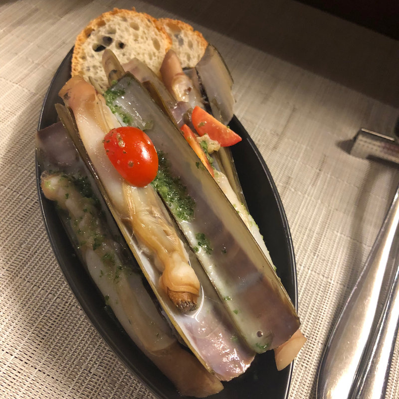 マテ貝の白ワイン蒸し(ブション)