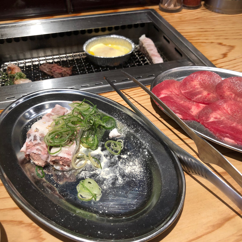 アミレバと並タン(大衆焼肉ホルモン大松)