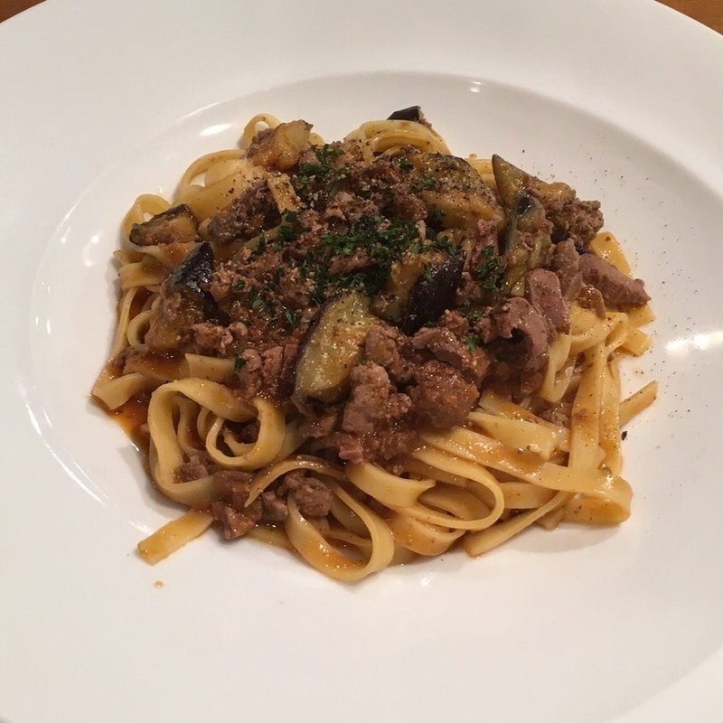 鷄レバーとナスのラグーソース(壁の穴 フレスト香里園店)