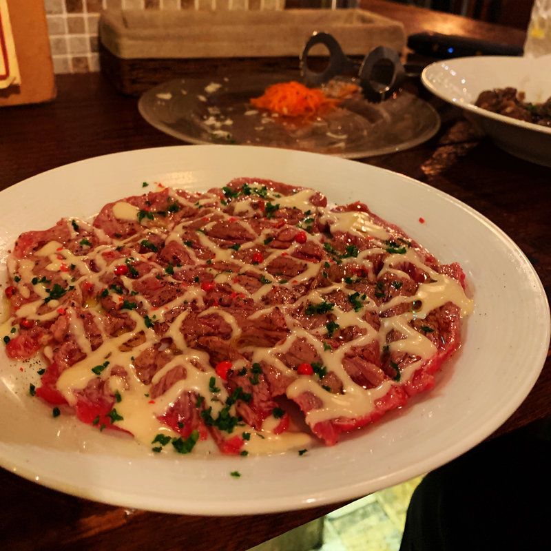 牛肉の炙りカルパッチョ(焼肉バル タイジュ)