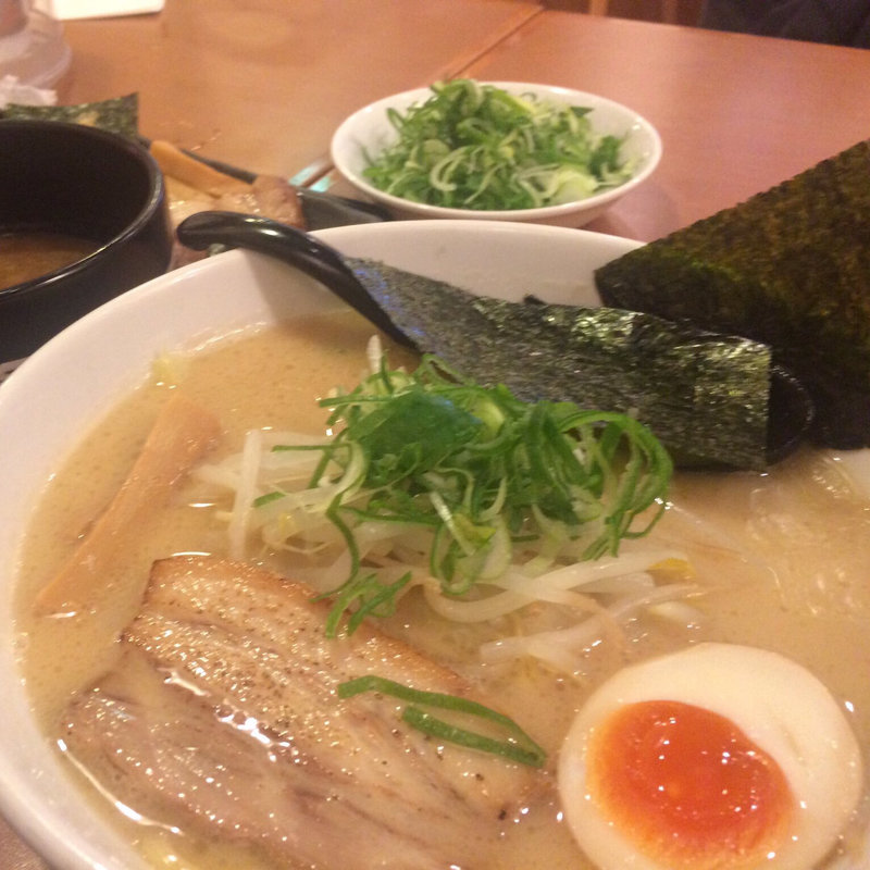 濃厚とんこつ醤油(春樹 江戸川橋店)