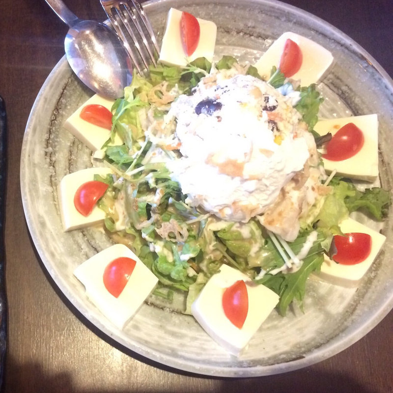 ふわふわ豆腐の茂蔵サラダ(三代目 茂蔵 ベルモール宇都宮店 （さんだいめ しげぞう）)
