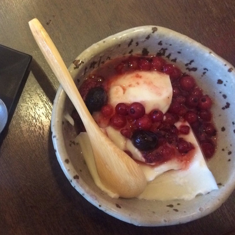 ミックスベリー豆乳杏仁豆腐(三代目 茂蔵 ベルモール宇都宮店 （さんだいめ しげぞう）)