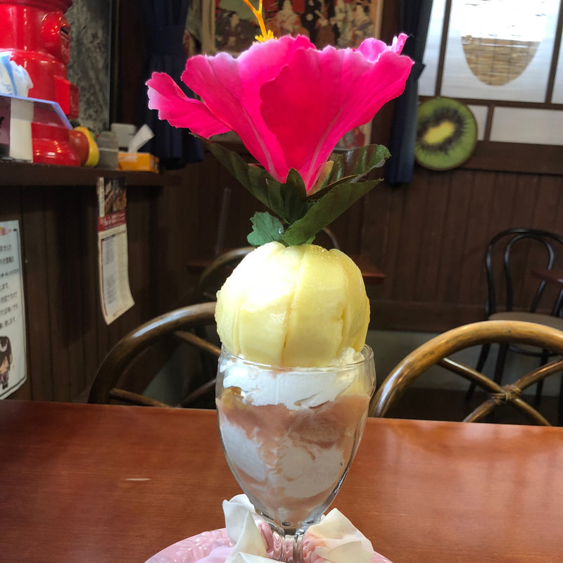 ももだらけパフェ(フルーツパーラー角館 さかい屋 )