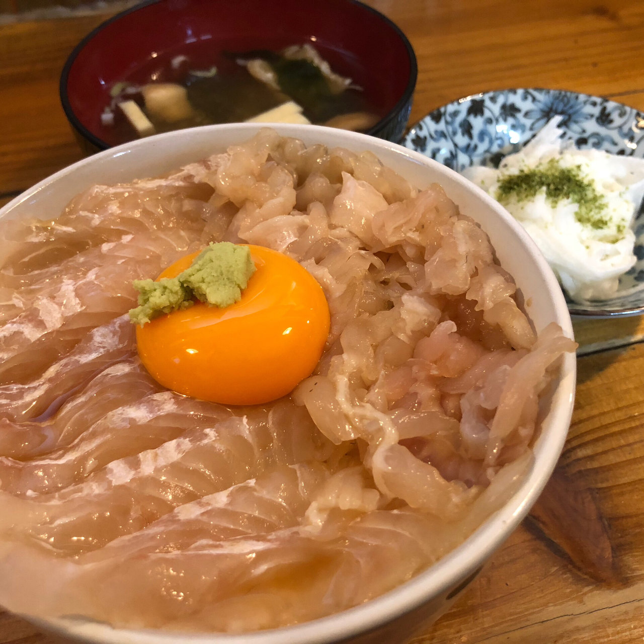 平目漬丼 エンガワとハーフ みなと食堂 みなとしょくどう の口コミ一覧 おいしい一皿が集まるグルメコミュニティサービス Sarah