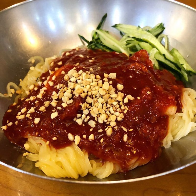 ピビンミョン(ハルメカヤミルミョン（할매가야밀면）)