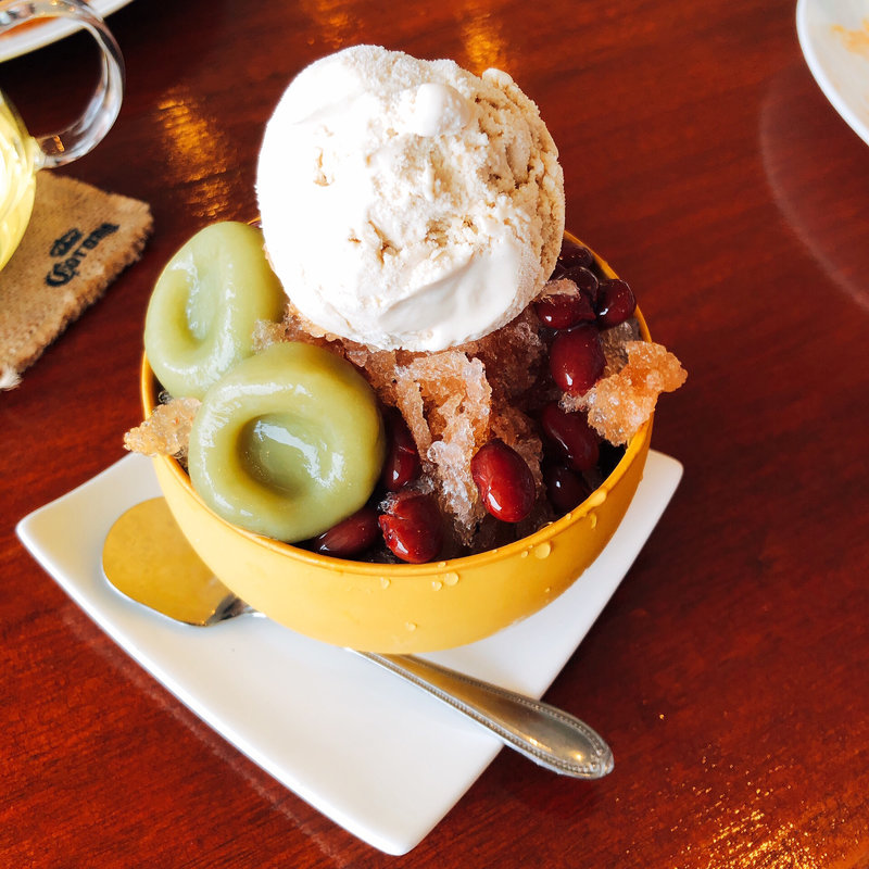 黒糖ぜんざいアイスのせ(カフェフクルビ Ｂ・Ｂバスバージョン )