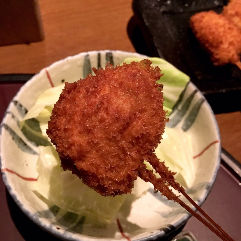 芹の豚バラ巻き（串揚げ）(串揚げ ふくみみ)