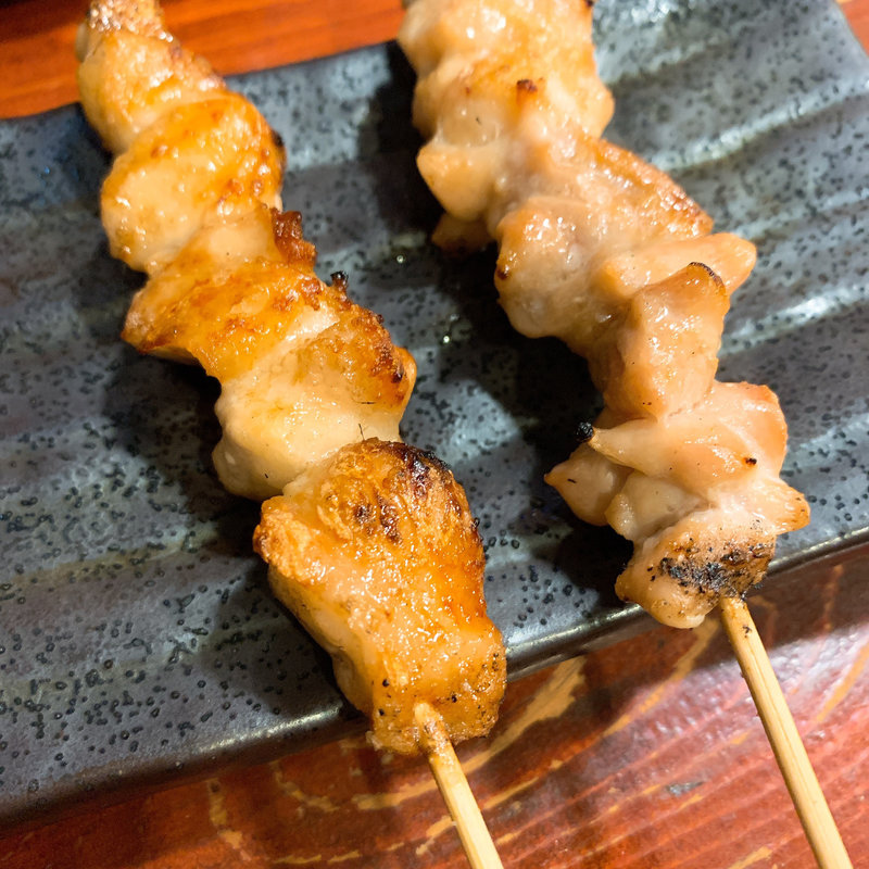 ぼんじり と 四つ身(炭火やきとり しゅまり)